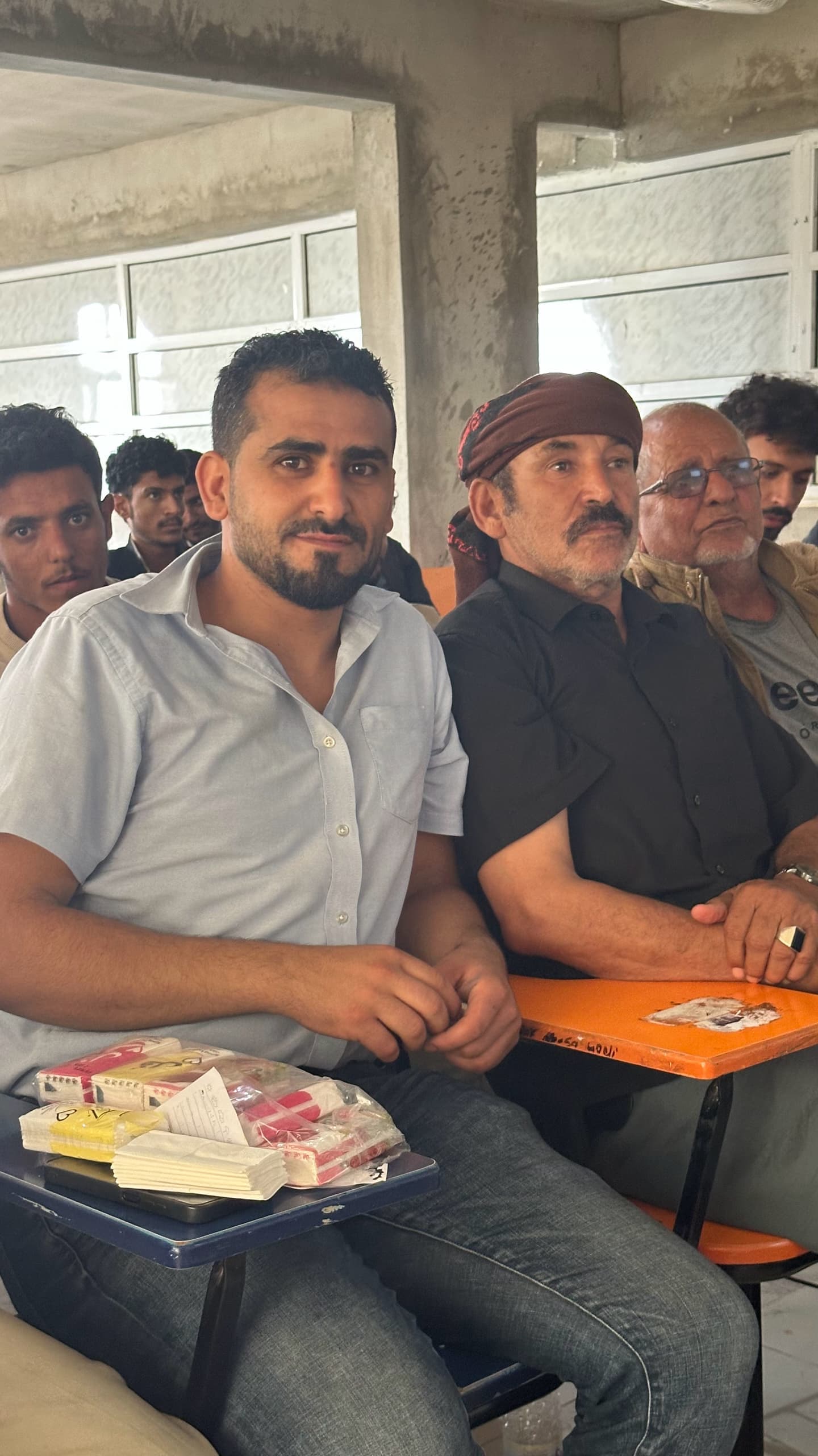 جامعة الضالع تختتم مقرر إدارة المشتريات والمخازن بتجربة ميدانية تعزز التكامل بين المعرفة الأكاديمية والممارسة المهنية